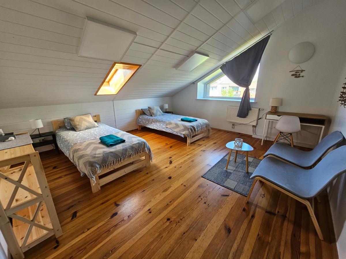 Großes Zweibettzimmer